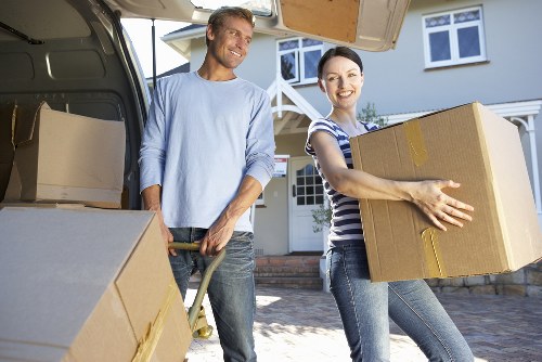Local moving team helping with packing and unpacking in Kingston